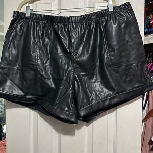 White Birch 3x black faux leather shorts. Elastic waist band.